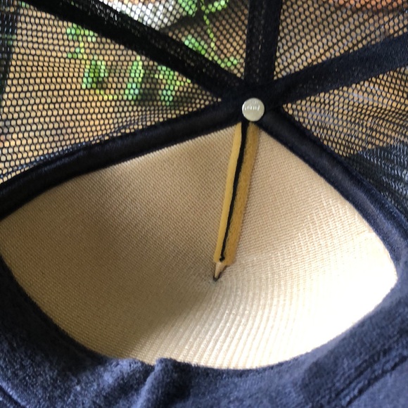 Trucker hats - Picture 7 of 8